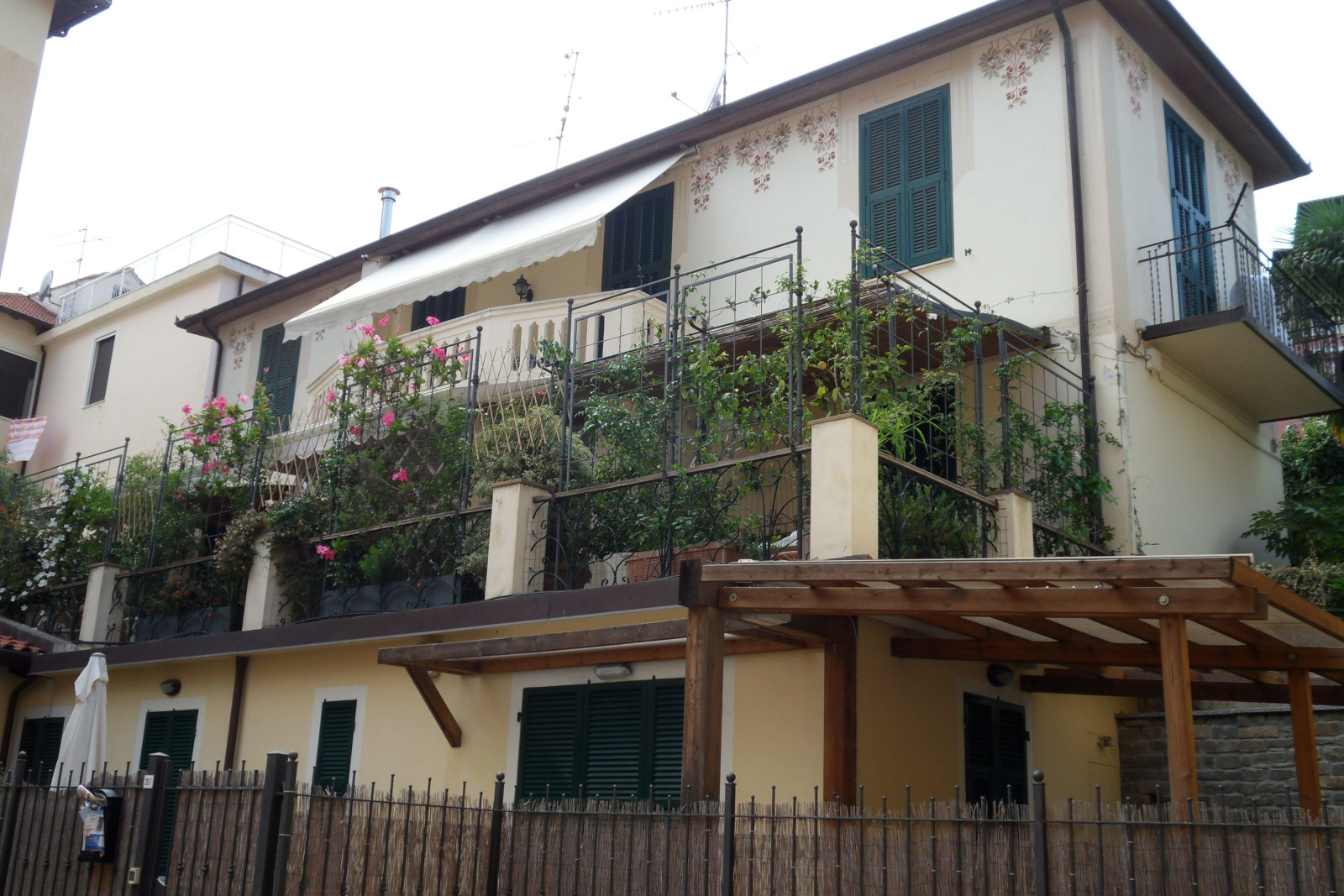 case con giardino ad alassio comfort e spazi verdi