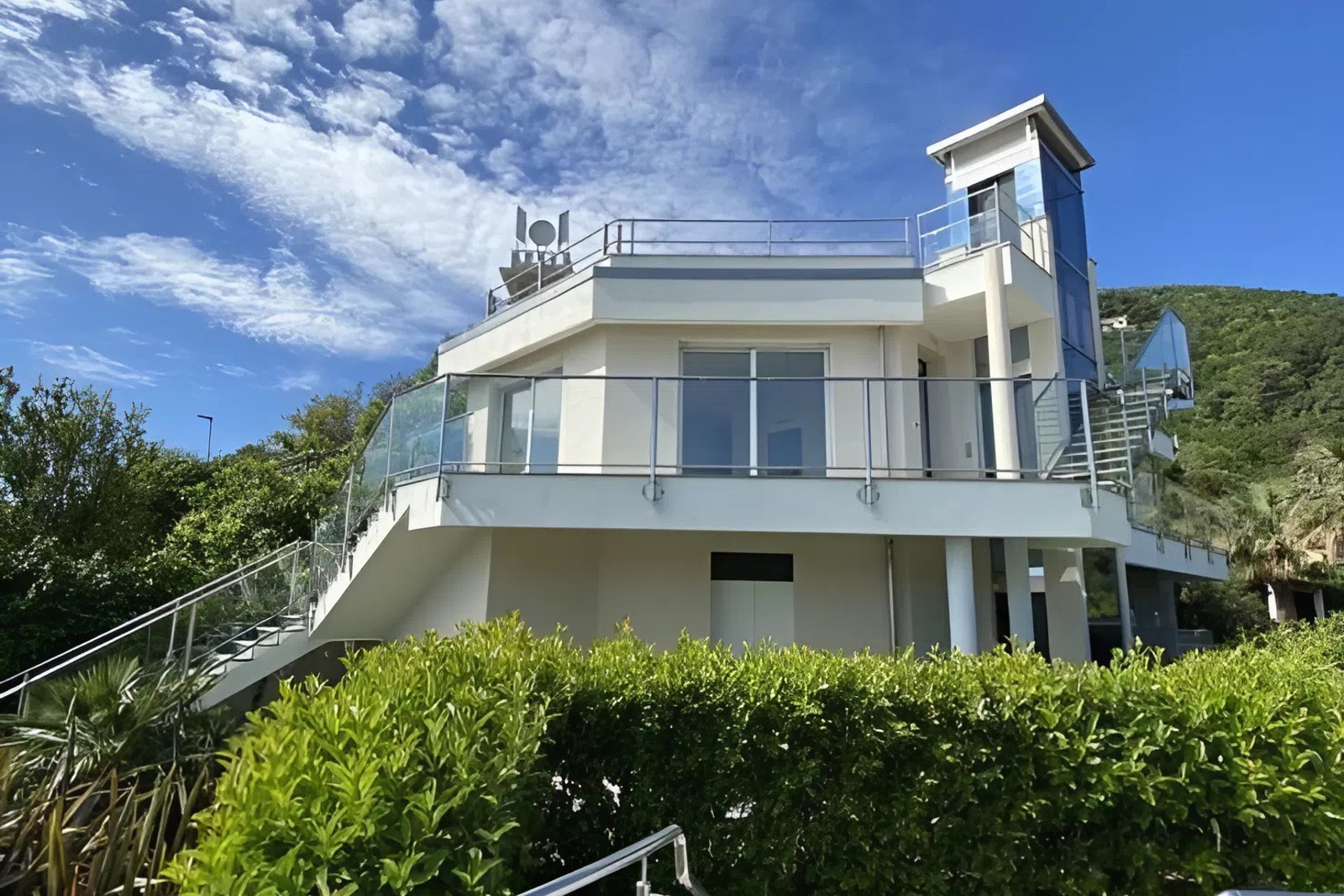 Ville in vendita ad Alassio Tre ville indipendenti