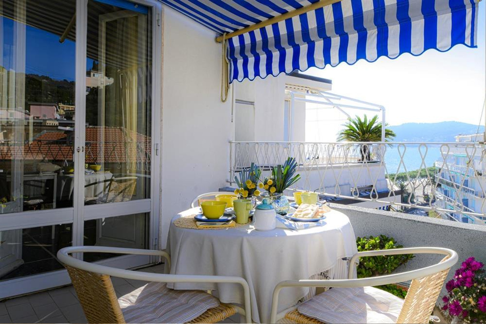 Alassio Attico 20 mt dal mare con terrazzo vivibile vista mare 2