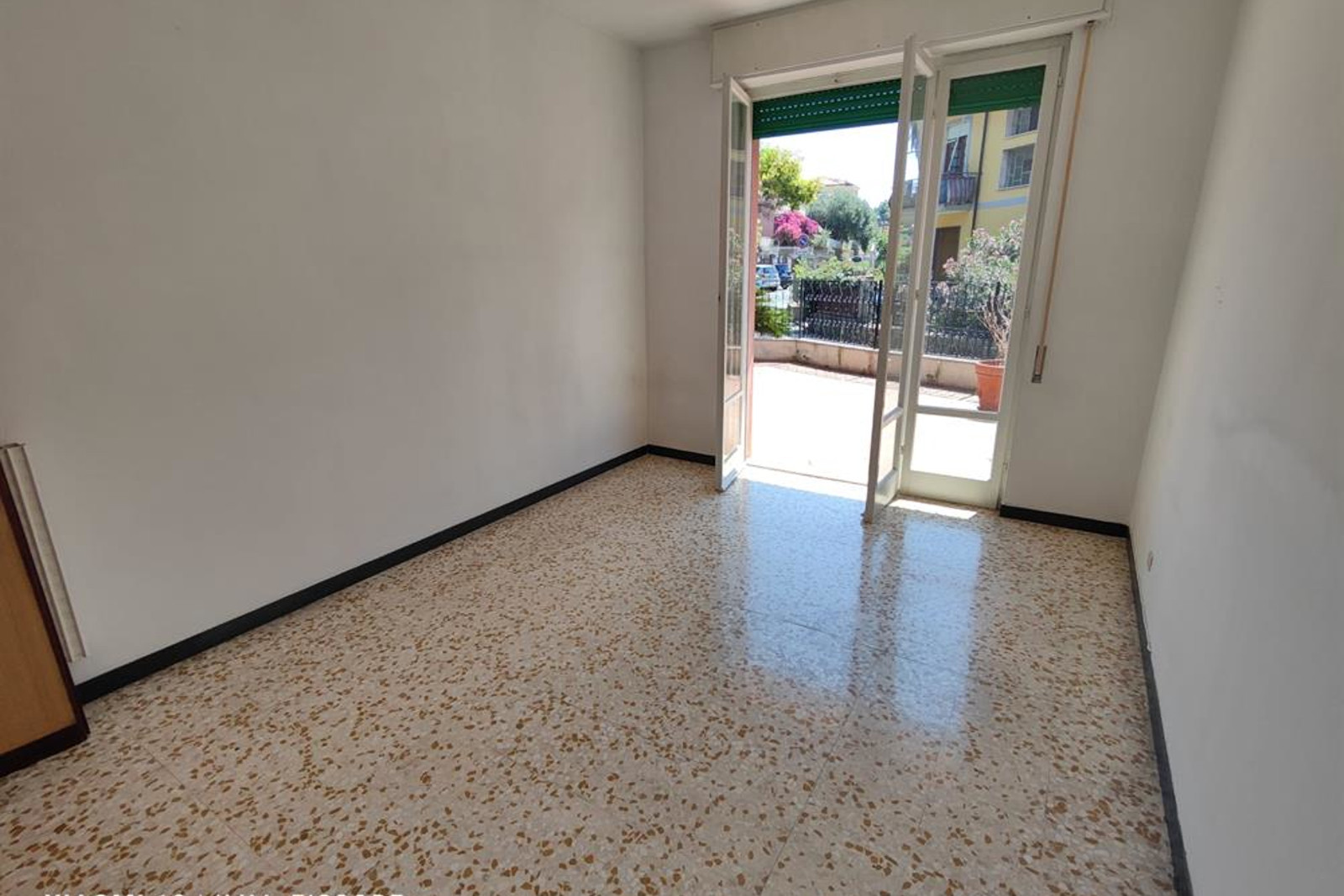 Alassio a pochi minuti a piedi dal mare ampio quadrilocale con terrazzo 10