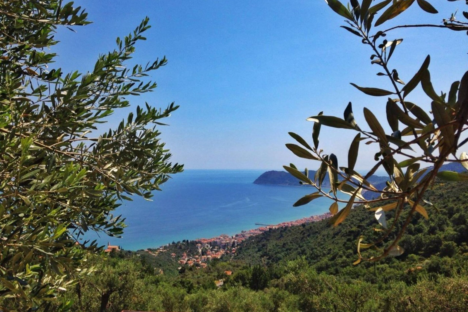 Attico panoramico con vista mare sconfinata ad Alassio 1